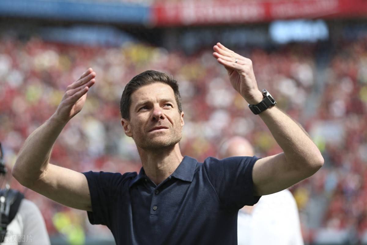 包含多特蒙德客场连胜，继续追赶积分榜领先者的词条