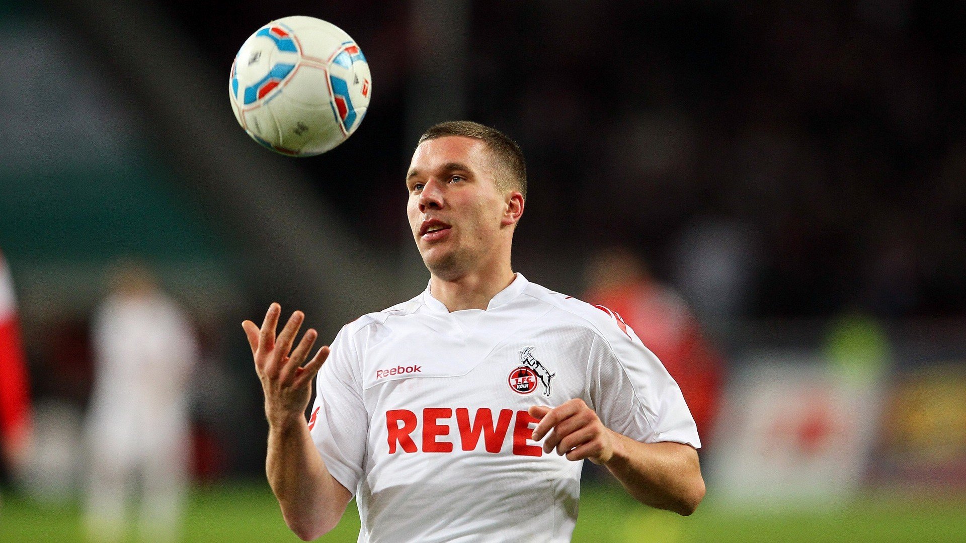 开云官方app入口-当足球荣光驶入F1赛道，加纳力克日本的启示与巴尔韦德的街道统治