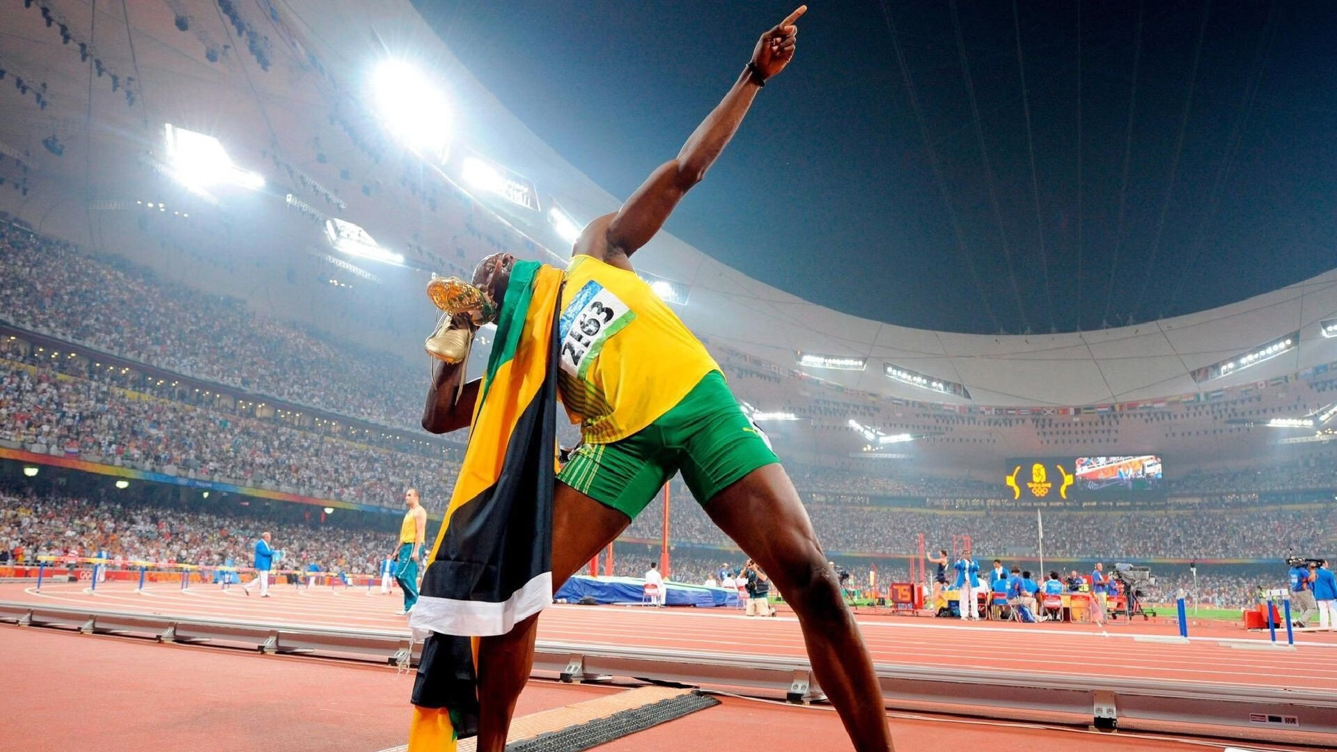 阿劳霍爆发，巴萨防线新基石，英格兰轻取亚特兰大背后的战术启示