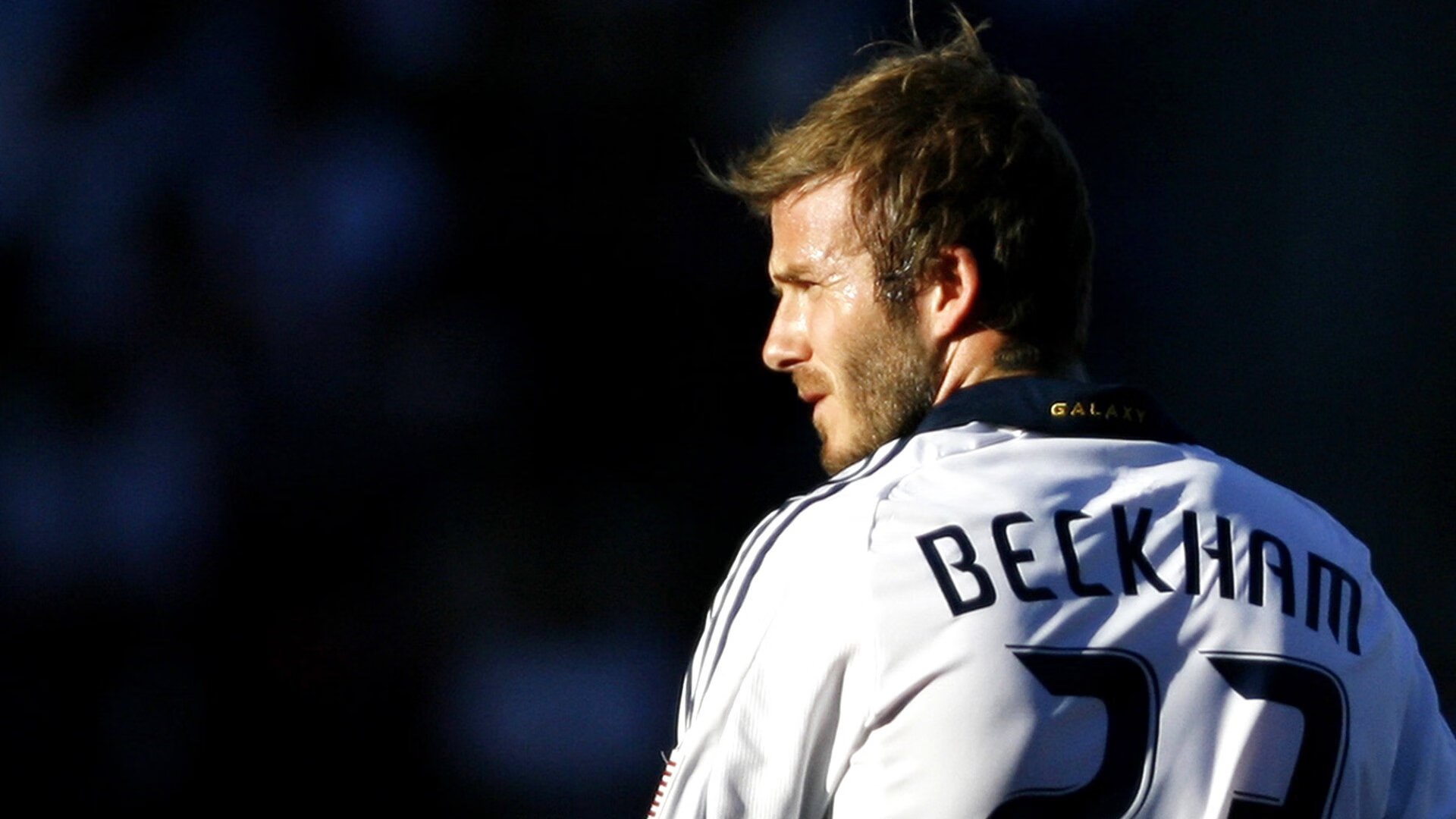 跨界统治力，雄鹿末节哲学与文班亚马的英超冠军时刻